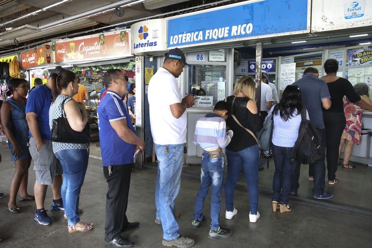 A arrecadao da Mega da Virada foi a maior na histria das Loterias da Caixa. - Antonio Cruz/Agncia Brasil