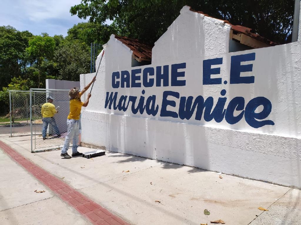 Reeducandos realizaram pintura e pequenos reparos na Creche Estadual Maria Eunice - Foto: Assessoria / Sesp-MT
