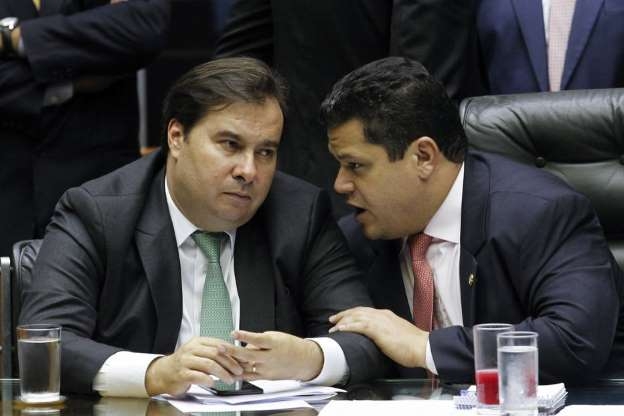  Beto Barata/Agncia Senado Os presidentes Rodrigo Maia, da Cmara, e Davi Alcolumbre, do Senado