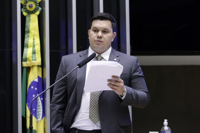 Favacho, relator da proposta, estendeu a regra para o Superior Tribunal Militar