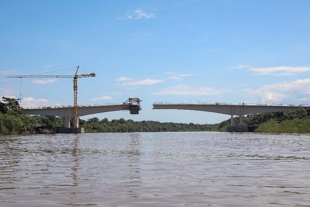 Obras de construção da ponte sobre o Rio Cuiabá no Parque Atalaia - Foto: Christiano Antonucci/Secom-MT