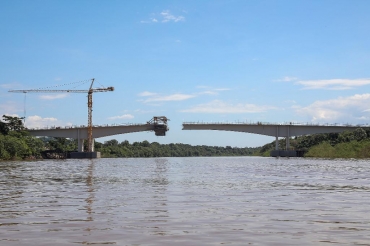 Obras de construo da ponte sobre o Rio Cuiab no Parque Atalaia - Foto: Christiano Antonucci/Secom-MT