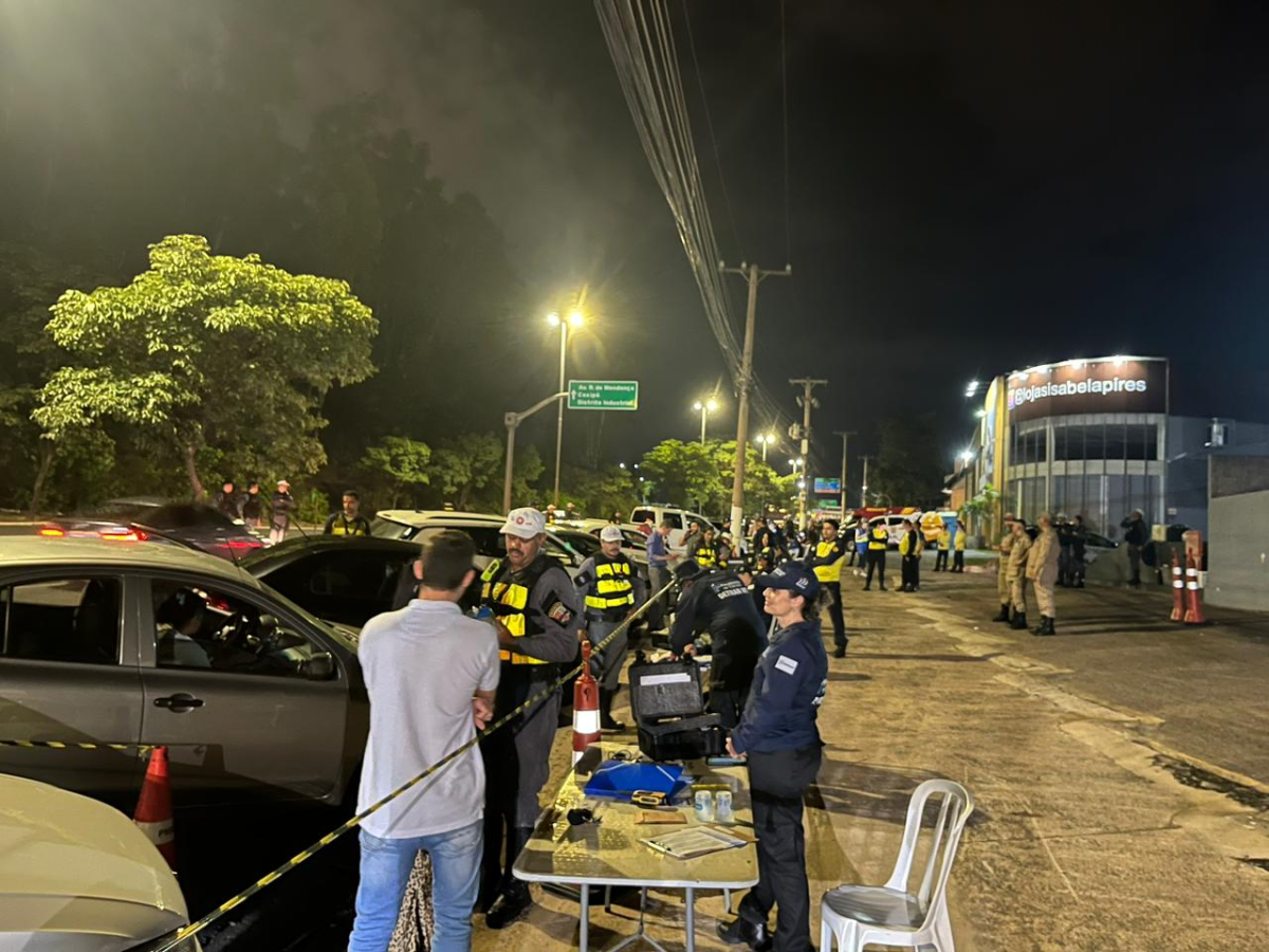 Quarta edio da Operao Lei Seca, no bairro Santa Helena - Foto: GGI-Sesp/MT