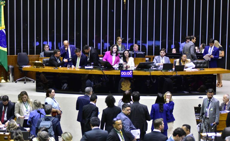 Plenrio votou projetos de prioridade das deputadas - Foto: Zeca Ribeiro/Cmara dos Deputados
