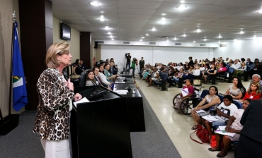 Prefeita Lucimar Sacre de Campos participou do debate Mulher na poltica, na Assemblia Legislativa de Mato Grosso 