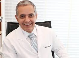 Ernani Caporossi  especialista em Dentstica Restauradora e Prtese Dental, membro fundador da Sociedade Brasileira de Odontologia Esttica (SBOE).