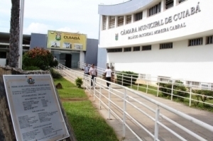 Fachada da Cmara Municipal de Cuiab.