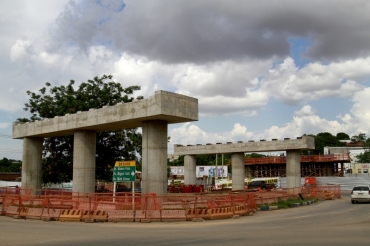 Obras do viaduto Despraiado