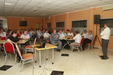 Esclarecimentos detalhados sobre o cronograma das obras principais em preparao para a Copa do Mundo