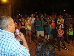 Moradores do Castelo Branco, durante reunio realizado no bairro discutindo a situao.