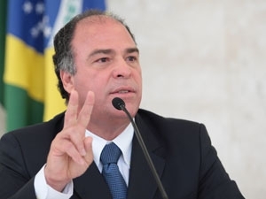 O ministro da Integrao Nacional, Fernando Bezerra, durante entrevista coletiva no Palcio do Planalto.