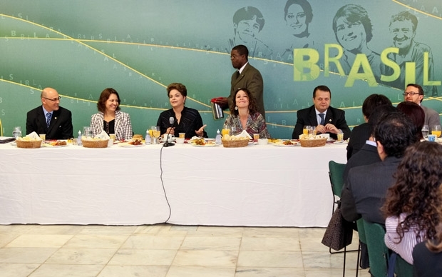 A presidente Dilma Rousseff em encontro com jornalistas no Palcio do Planalto