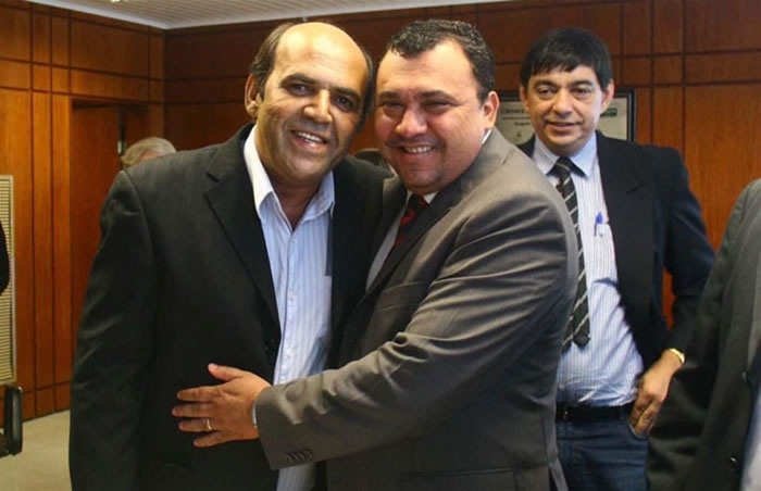 Presidente da Cmara, Jlio Pinheiro (PTB) a esquerda, vereador Deucimar Silva, PP,  a direita.