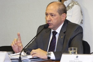 Diretor-geral do Dnit, Luiz Antnio Pagot, pediu demisso do cargo