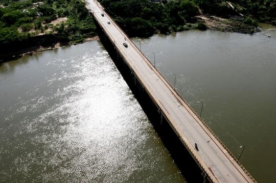 Ponte Mrio Andreaza liga Cuiab ao Trevo do Lagarto em Vrzea Grande