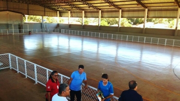 Tcnicos da Seduc e prefeitura local vistoria a quadra onde ser abertura de cerimnia dos jogos em Alto Boa Vista