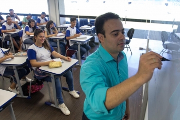 Certame ir disponibilizar 3.324 vagas para o cargo de professor de Educao Bsica 