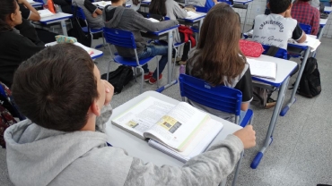 A rede estadual conta com 768 unidades educacionais e cerca de 390 mil alunos - Foto: Breno Almeida