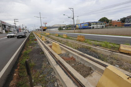 Os trilhos do VLT sero removidos para dar espao s vias exclusivas do BRT - Foto: JLSiqueira / Secom-ALMT